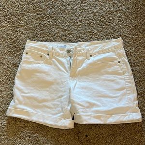 GAP White Sexy Boyfriend Shorts Size 28